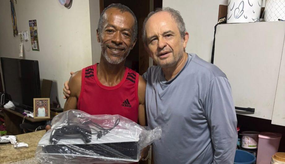 Honestidade de servidor e ação rápida da Prefeitura devolvem videogame perdido à família em Cachoeiro