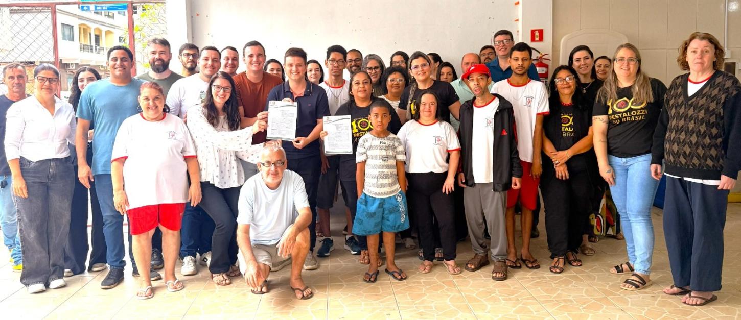 Prefeitura de Alfredo Chaves oficializa repasse de R$ 195 mil para modernizar estrutura da Pestalozzi