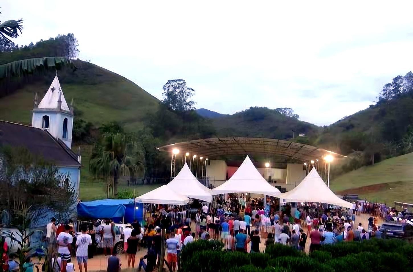 R$ 50 mil, futebol e shows movimentam Festa de Santana