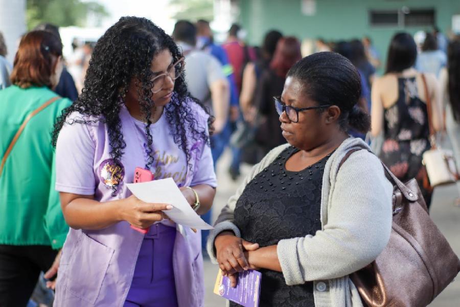 Serra abre Agosto Lilás com ação educativa para fortalecer combate à violência contra a mulher
