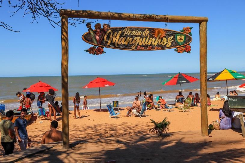 Serra tem 21 pontos próprios para banho; confira situação das praias