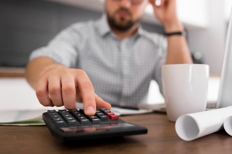 Servidores da Serra participam de palestra sobre educação financeira e prevenção ao endividamento