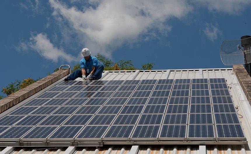 Vai instalar energia solar? Procon de Cachoeiro faz alerta e lista 12 cuidados antes de fechar contrato