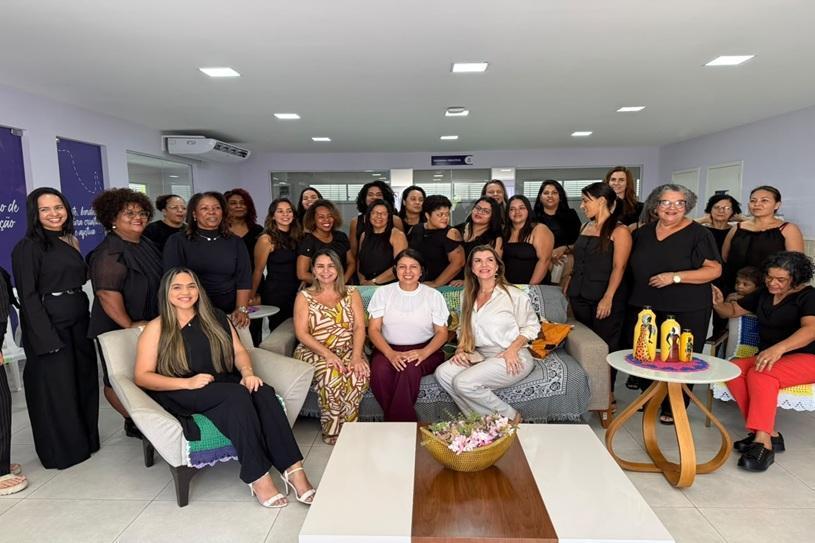 45 mulheres concluem cursos de beleza e ganham novas oportunidades de renda na Serra
