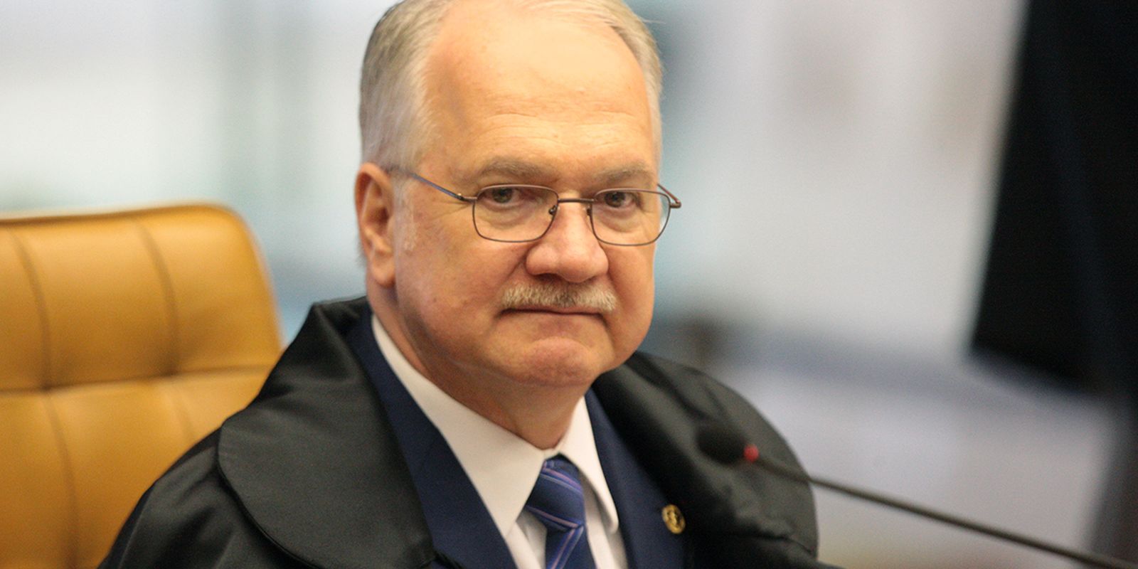 Fachin dá 24h para Mendonça levantar sigilo de todo caso Master