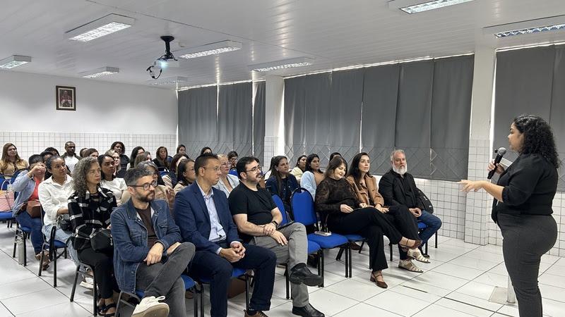 Feapaes-ES inicia pós-graduação para profissionais da educação especial