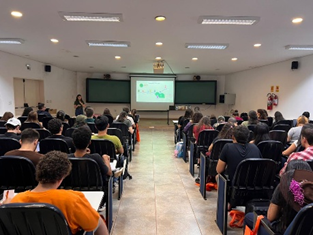 Projeto aproxima universitários da tecnologia aplicada à nutrição animal