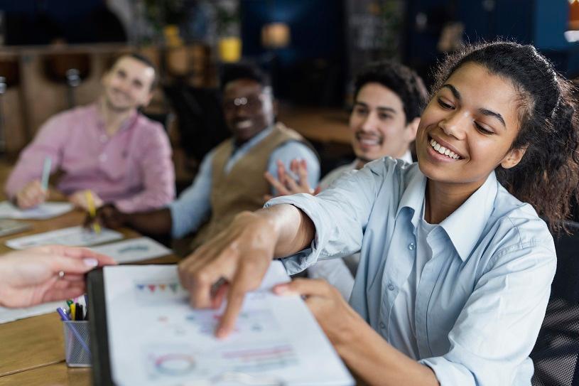 Serra oferece capacitações gratuitas para empreendedores; programação inclui marketing digital, preços e inteligência artificial