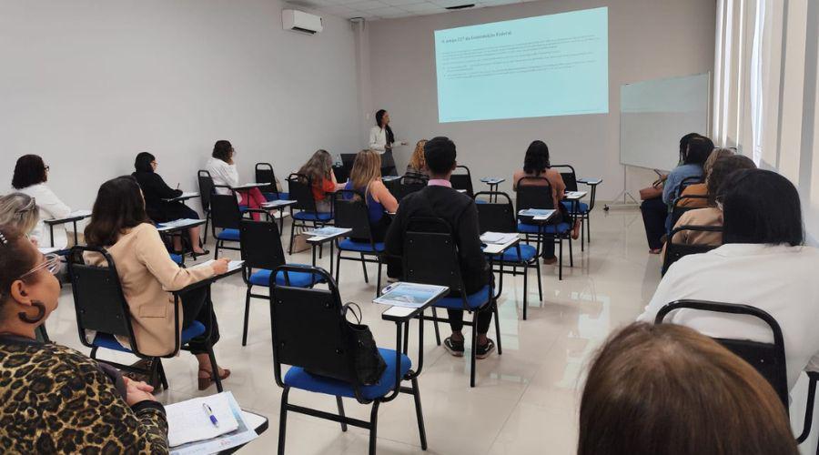Vila Velha capacita 270 profissionais para reforçar proteção de crianças e adolescentes