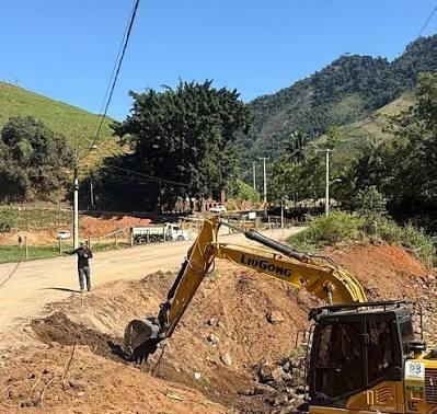 Estrada do Gavião avança para nova etapa de pavimentação em Alfredo Chaves