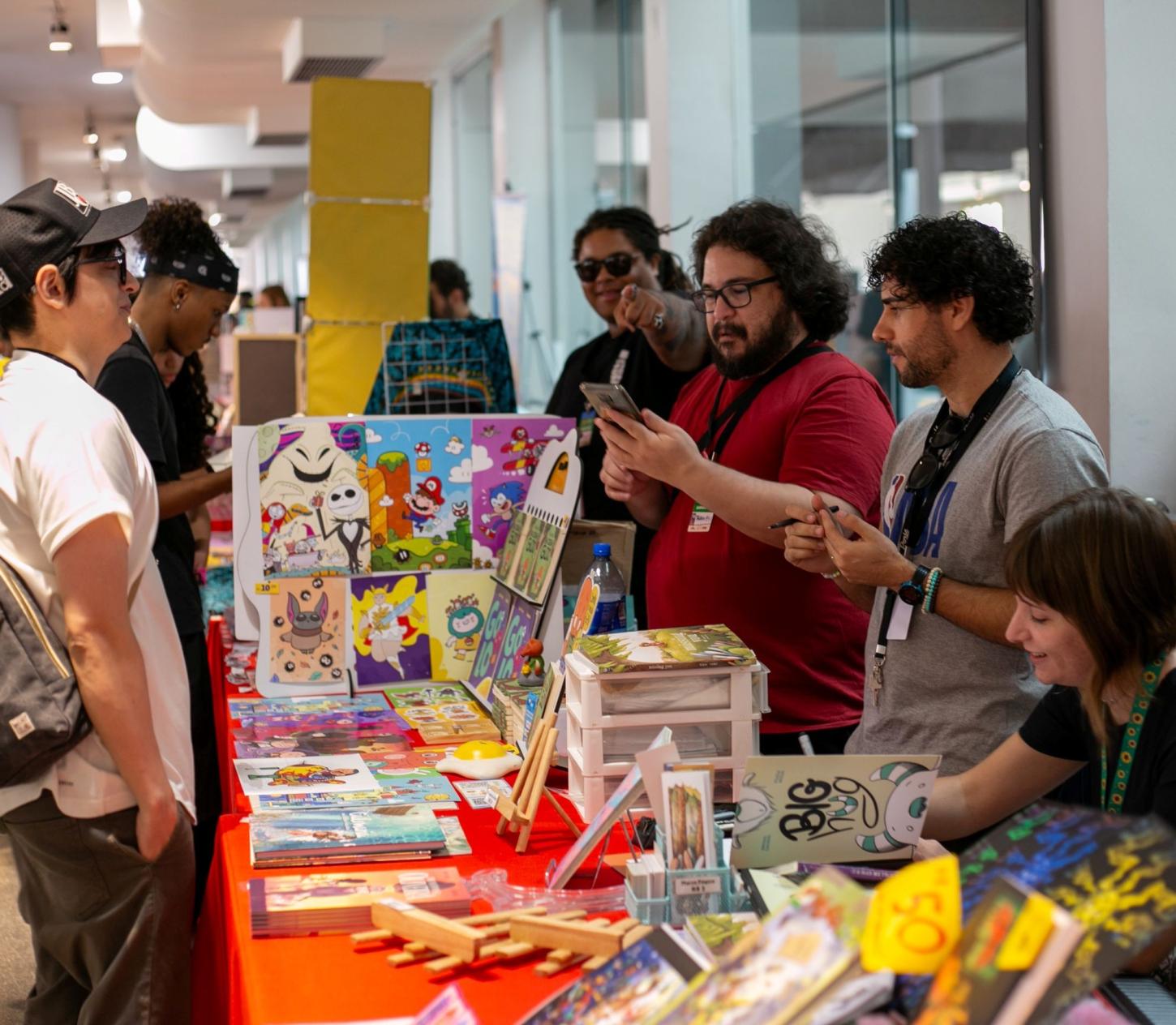 Festival de Quadrinhos terá 400 artistas, lançamento de Torto Arado e 3 mil gibis grátis em BH