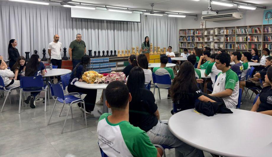 Jovens de Cachoeiro conhecem oportunidades para empreender e acessar crédito de até R$ 5 mil