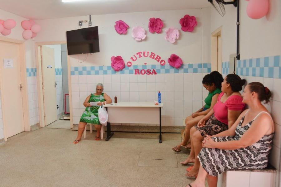 Outubro Rosa mobiliza unidades de saúde da Serra com exames, prevenção e caminhada