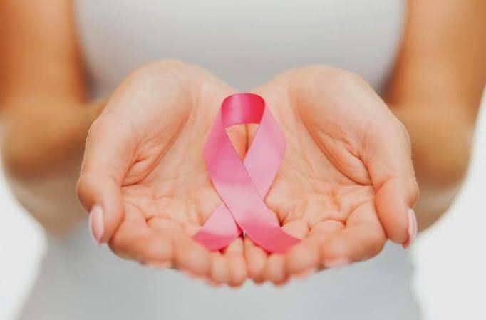 Outubro Rosa mobiliza unidades de saúde de Cariacica com exames e ações de prevenção