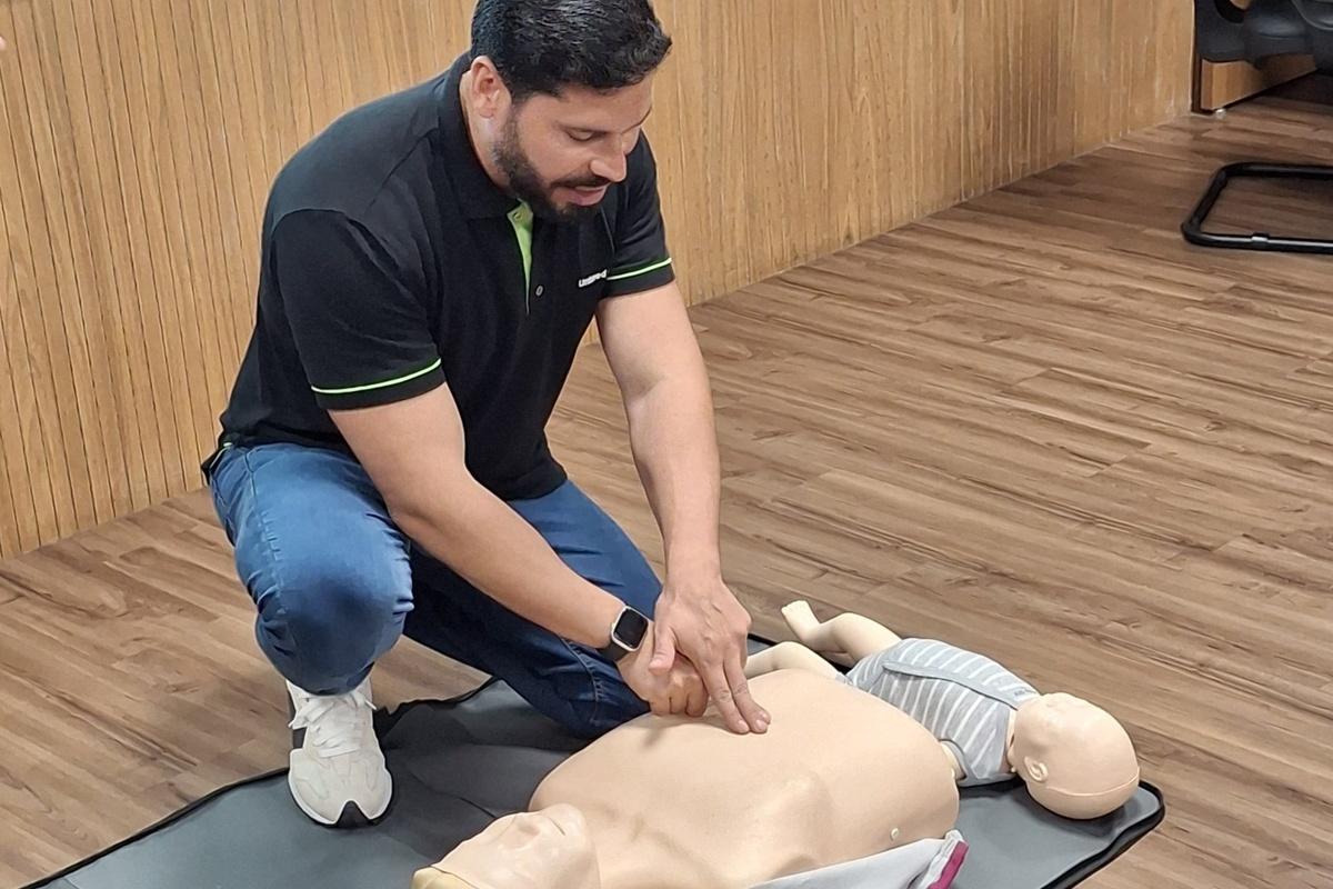 Treinamento em Cachoeiro ensina profissionais a agir em casos de parada cardíaca