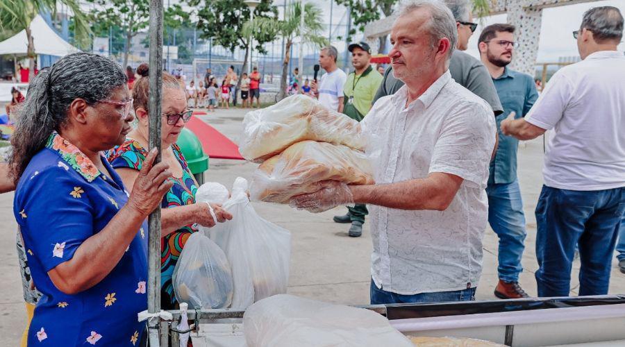 Vila Velha vai trocar recicláveis por pães e promover adoção de cães e gatos neste sábado (17)