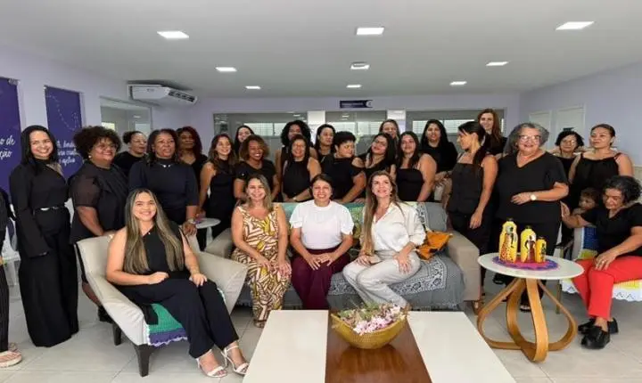 45 mulheres concluem cursos de beleza e ganham novas oportunidades de renda na Serra