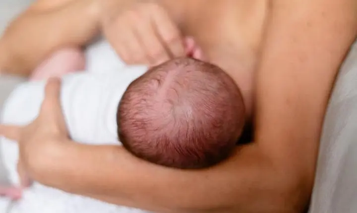 Amamentação vai além da nutrição e pode ajudar até na fala e na respiração do bebê