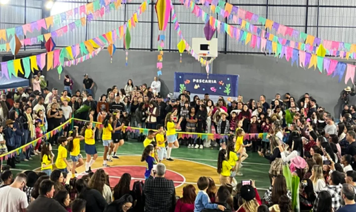 Arraiá da Escola José Helvécio reúne famílias e fortalece laços da comunidade escolar em Boa Esperança