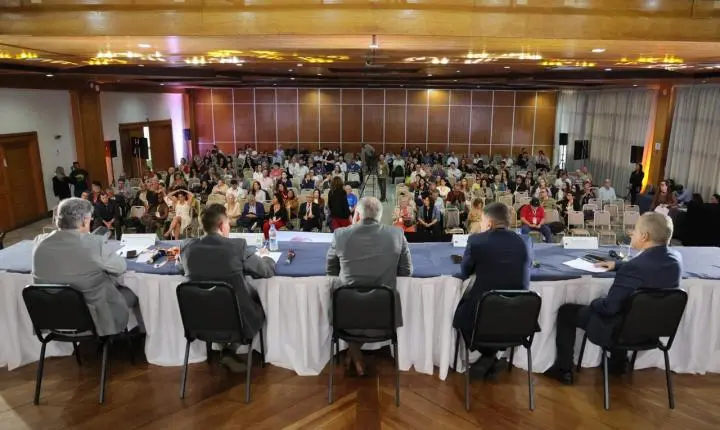 Auditores defendem supervisão humana no uso de IA no trabalho