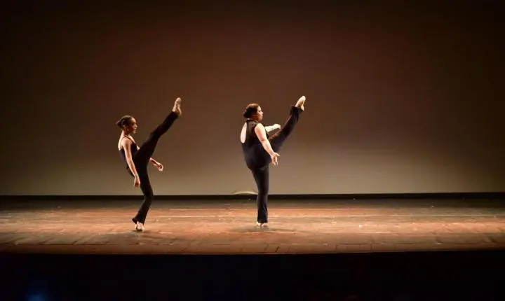 Bailarinas de Vargem Alta conquistam pódios e bolsas para Itália e Uruguai