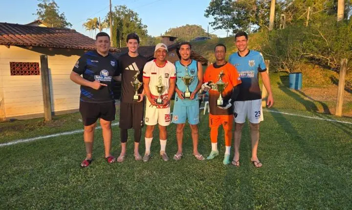 Bombom e Cris Paredão vencem 32 duplas e faturam Torneio de Pênaltis em Vargem Alta