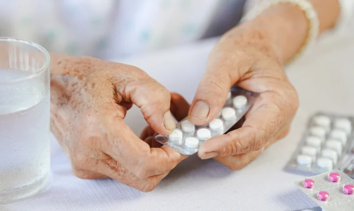 Câmara de Cachoeiro aprova projeto que prevê entrega de medicamentos em casa para idosos e acamados