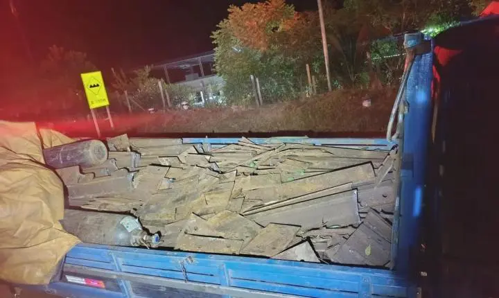Caminhão com arma, cocaína e trilhos furtados é interceptado em Vargem Alta