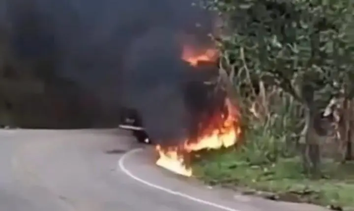 Caminhão pega fogo em rodovia entre Vargem Alta e Iconha, em Rio Novo do Sul