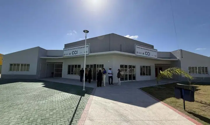 Cariacica inaugura centro de R$ 1,5 milhão com oficinas gratuitas de convivência para diferentes gerações