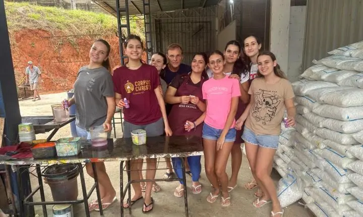 Castelo se prepara para Corpus Christi com mobilização de alunos e voluntários