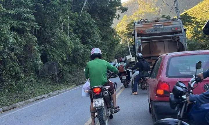 Acidente entre moto e ônibus é registrado na ES-164, em Vargem Alta