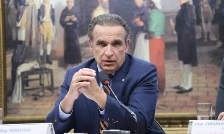 Comissão aprova proposta de recolocação de município e estado nas placas dos carros