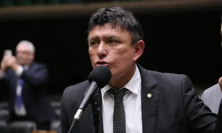 Comissão aprova proposta que permite a técnico industrial emitir documento para registro de imóvel