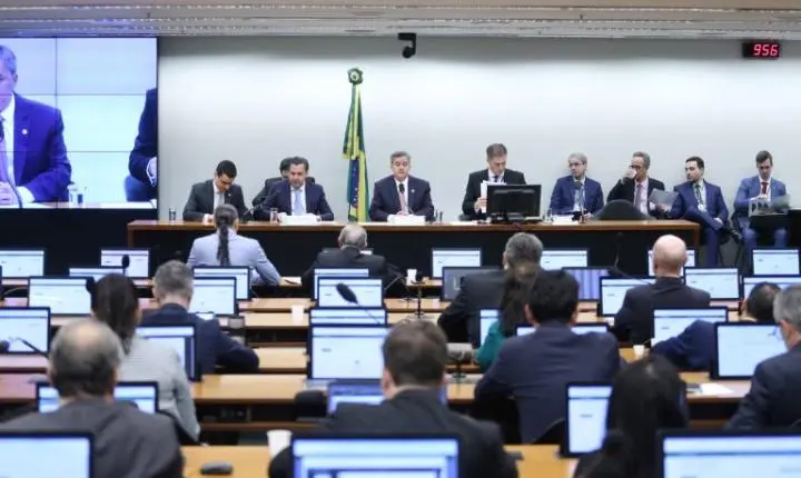 Comissão Mista aprova Orçamento de 2026 com R$ 6,5 trilhões em despesas