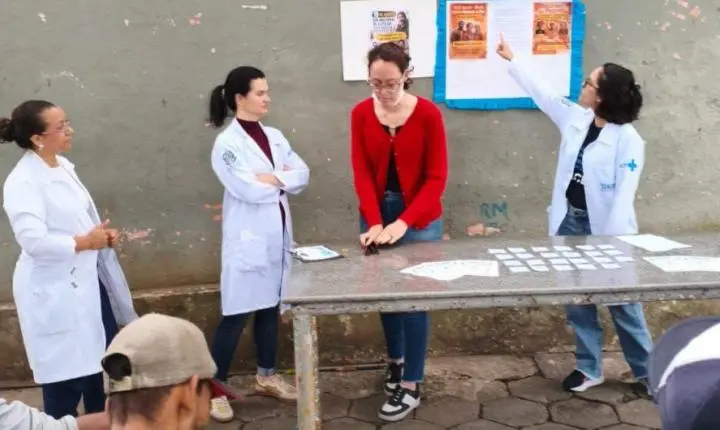 Consultório na Rua leva médicos, vacinação e outros atendimentos à população em situação de rua em Cachoeiro
