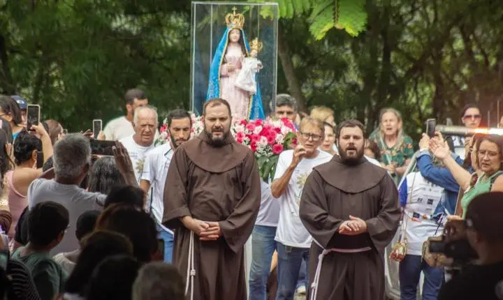 “Deus não abençoa nenhum conflito”, diz bispo na Festa da Penha 2026