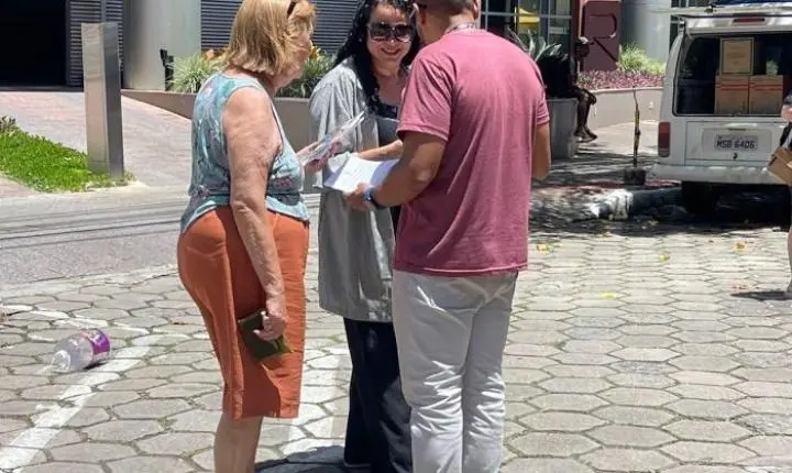 Dezembro Vermelho: Unidade de Saúde de Santa Luíza promove ação de conscientização sobre ISTs em feira livre