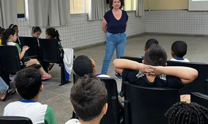 Educação ambiental começa cedo: estudantes recebem sementes e aprendem a cuidar da natureza na Serra