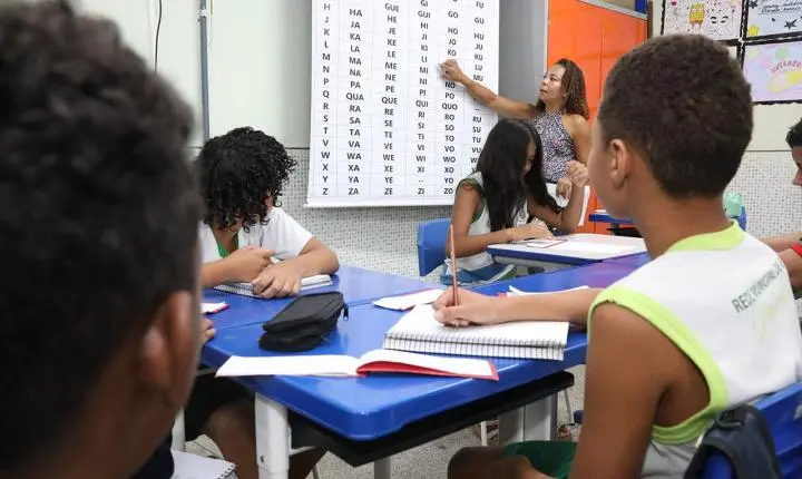 Educação de Cariacica convoca novos aprovados do magistério; chamadas acontecem nesta sexta-feira (14)
