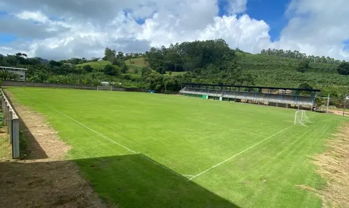 Empresas poderão estampar marcas no estádio de Jaciguá e apoiar o esporte local