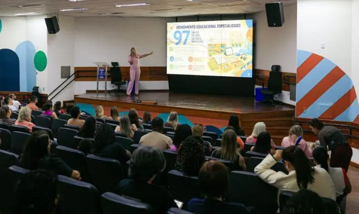 Encontro reúne 120 famílias de estudantes com deficiência e fortalece inclusão em Vila Velha
