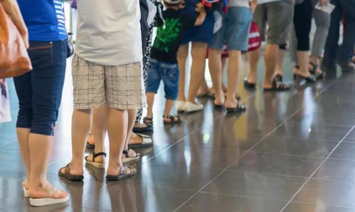 Esperou demais no banco? Lei limita tempo nas filas em Cachoeiro; veja seus direitos