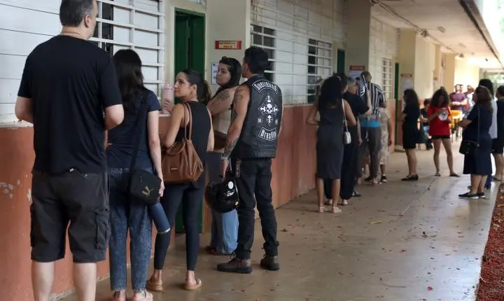 Casos de intolerância política e violência crescem em escolas do país