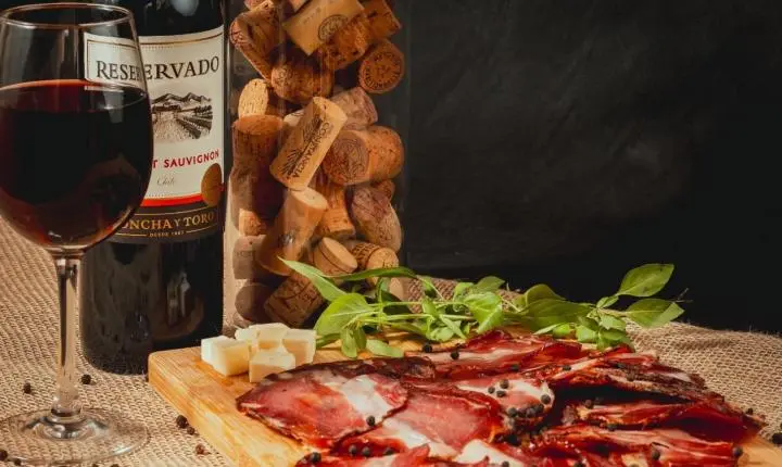 Evento gratuito destaca cafés especiais, queijos premiados, chocolates artesanais, gastronomia, artesanato e o protagonismo dos produtores rurais capixabas na Praça do Papa