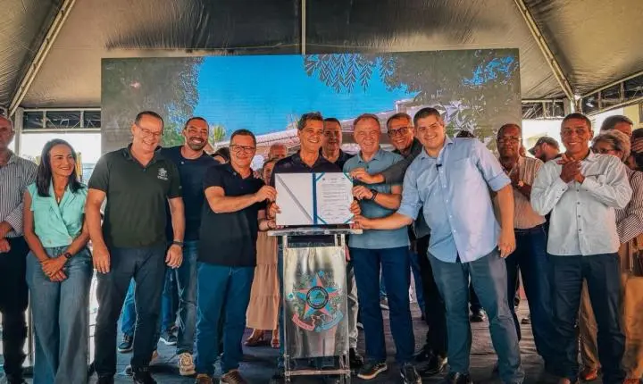 Governador entrega obras, inaugura delegacia e anuncia mais de R$ 32 milhões em investimentos para Fundão
