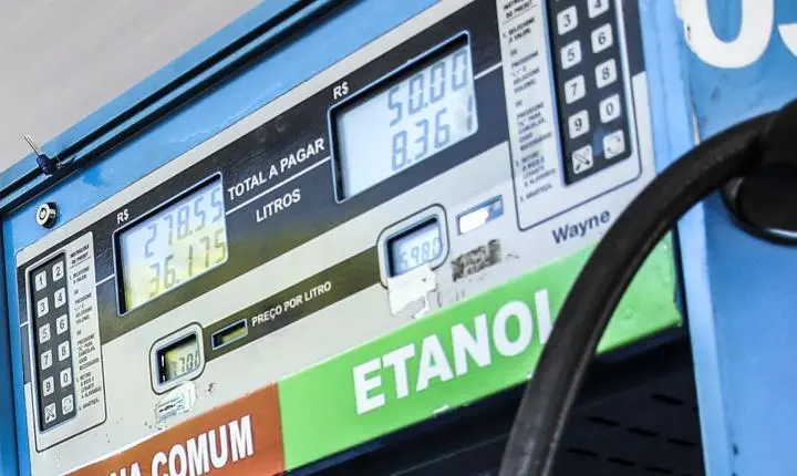 Governo sanciona lei que permite reduzir tributos sobre combustíveis