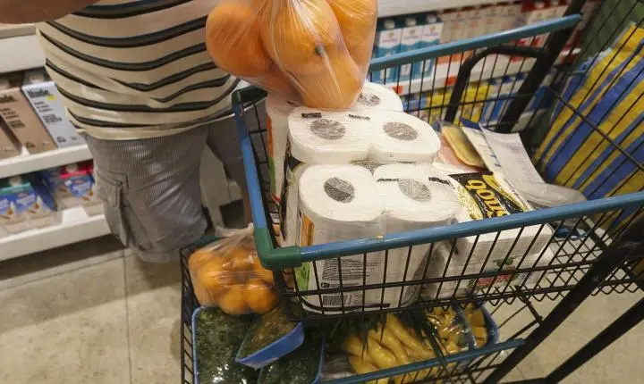  Inflação desacelera e fecha abril em 0,67%, pressionada por alimentos