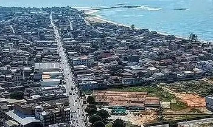 Marataízes lança identidade de “shopping a céu aberto” e aposta no comércio local