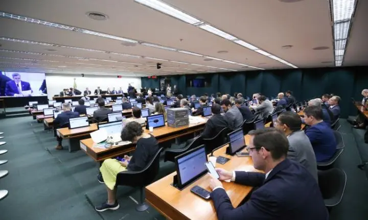 Nota da Consultoria de Orçamento sobre a LDO 2027 aponta dificuldades para estabilização da dívida pública
